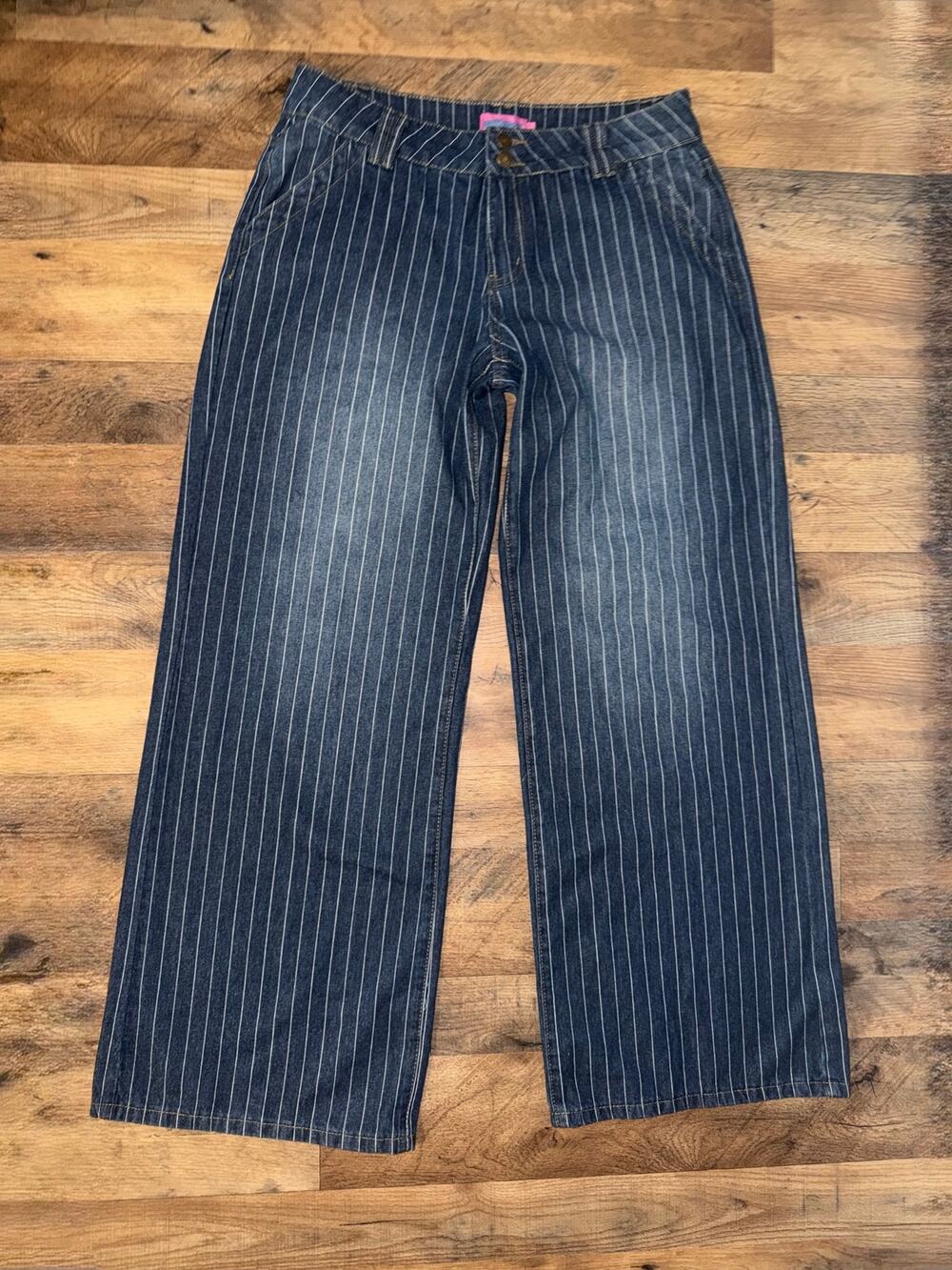 Edikted Cory women’s pinstriped low rise wide leg blue jeans